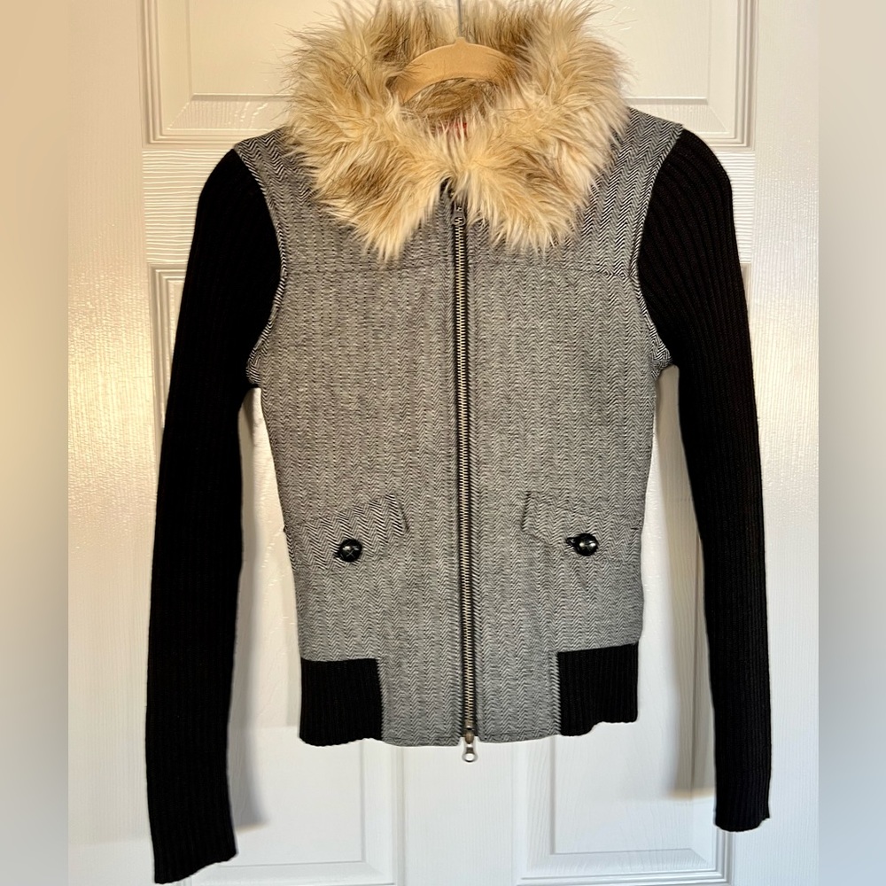 ⛸️⌛️📞JJ Basics Sweater - Faux Fur Collar w/ Cotton/Ramie Sleeves/Tweed Front